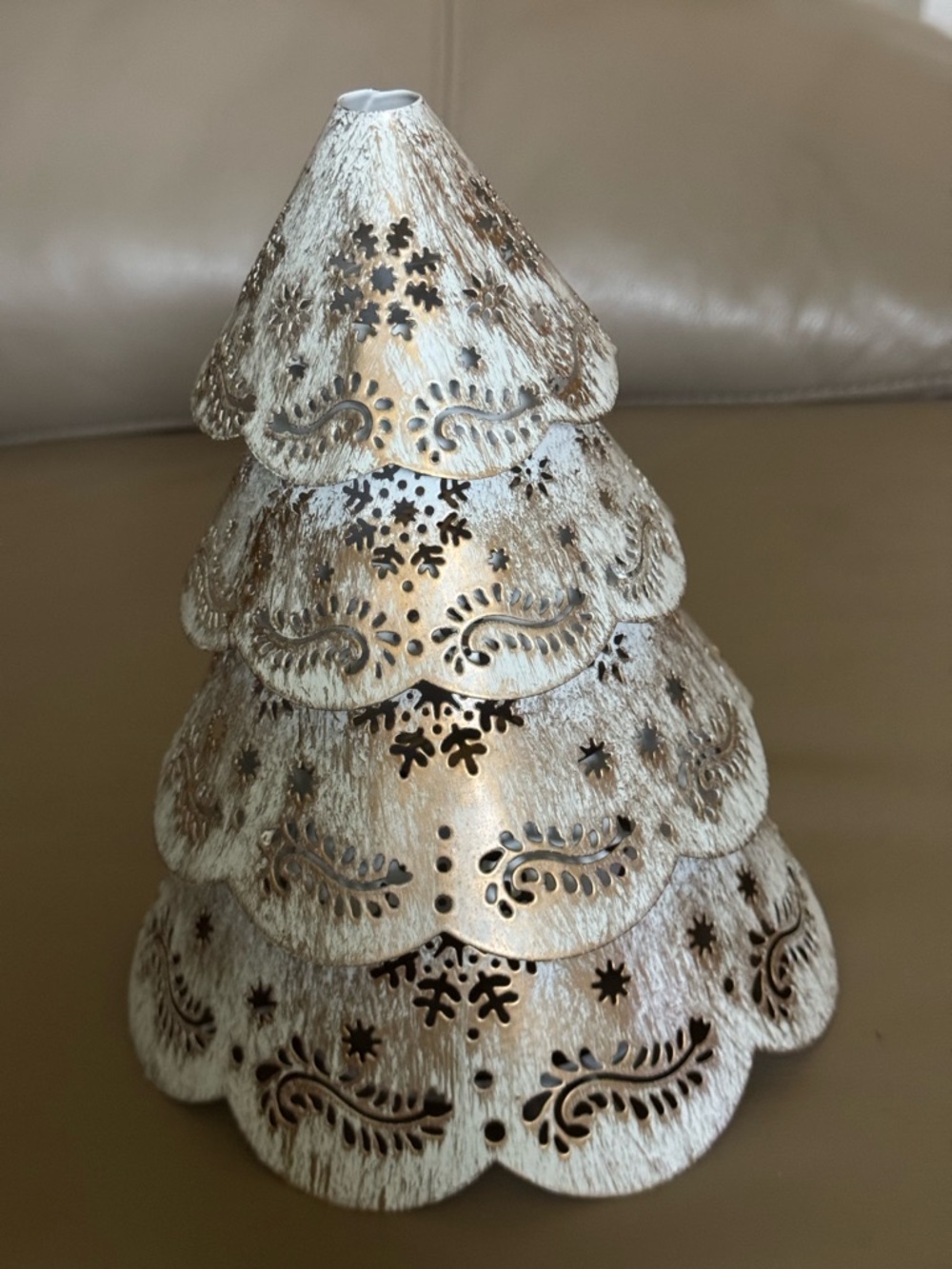Scentsy Trim the Tree Diffuser Shade. Pre-owned mint.